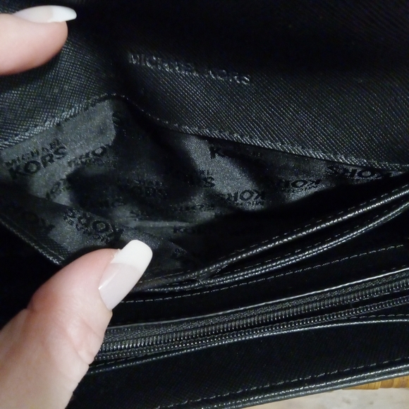 MK BLK LEATHER HOBO BAG W BLK MK LEATHER WALLET **AUTHENTIC** - Picture 7 of 8